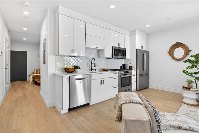 148 W 9th St 3, Boston, MA 02127