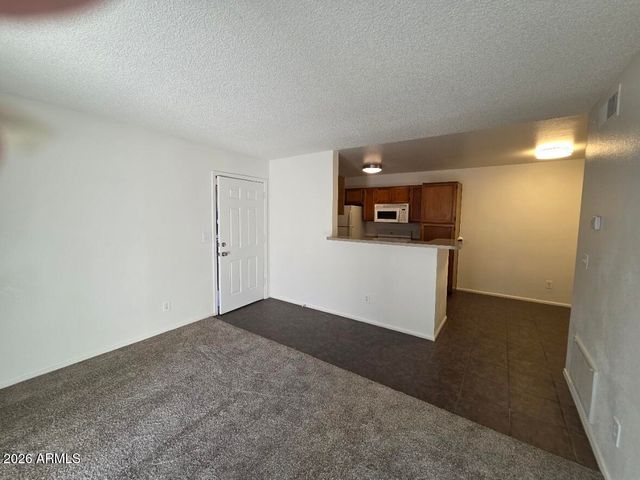 623 W GUADALUPE Road 130, Mesa, AZ 85210