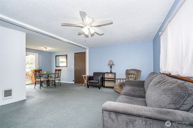 1418 Jensen Avenue, Centralia, WA 98531