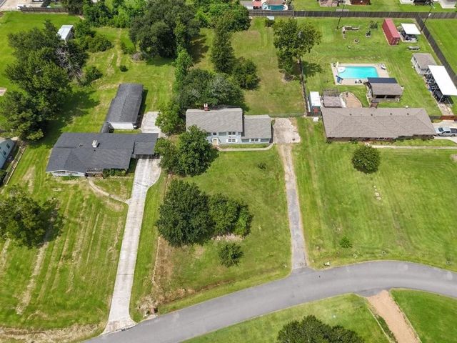 4828 Prien Bluff Road, Lake Charles, LA 70605