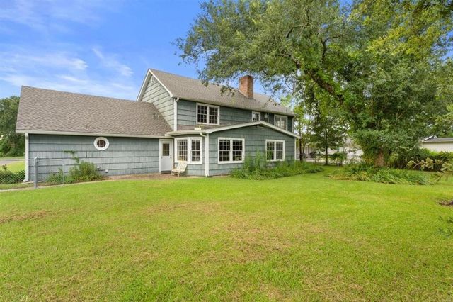 4828 Prien Bluff Road, Lake Charles, LA 70605