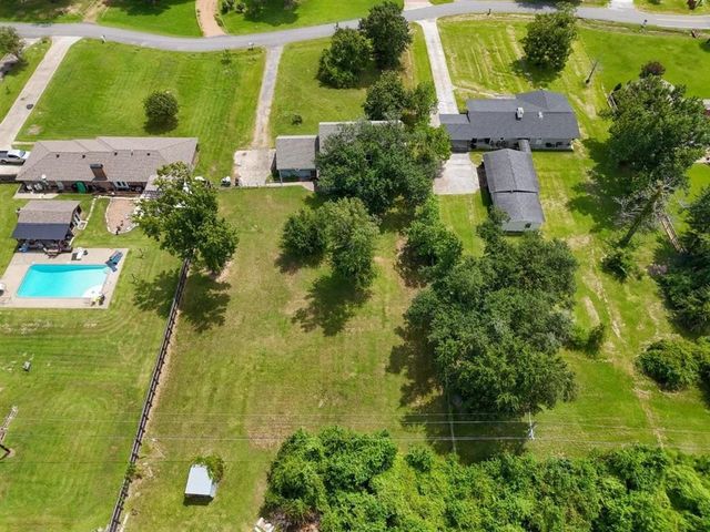 4828 Prien Bluff Road, Lake Charles, LA 70605