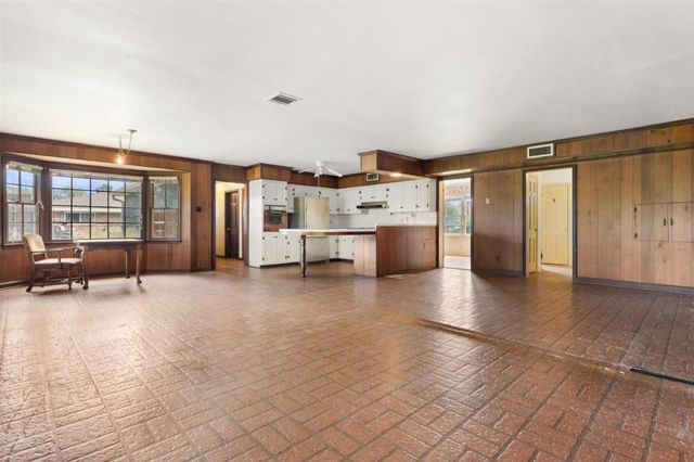 4828 Prien Bluff Road, Lake Charles, LA 70605