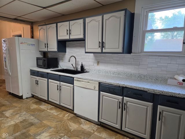 107 1st Street, Shelbyville, IN 46176