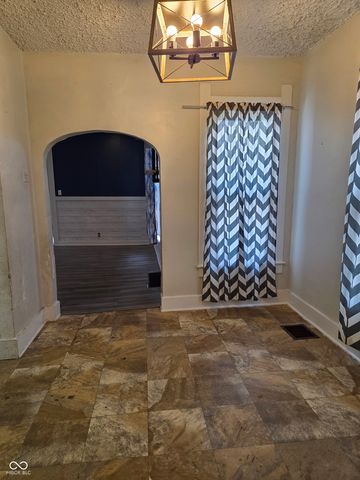107 1st Street, Shelbyville, IN 46176