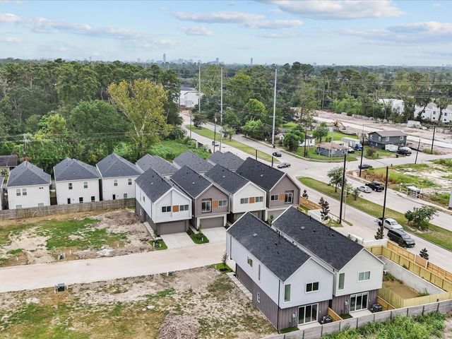 1019 Upside Wheatley Lane, Houston, TX 77091
