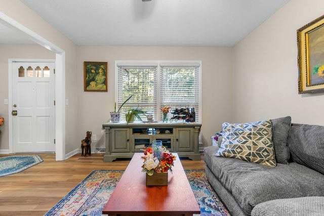 111 Sandtrap Road, Summerville, SC 29483