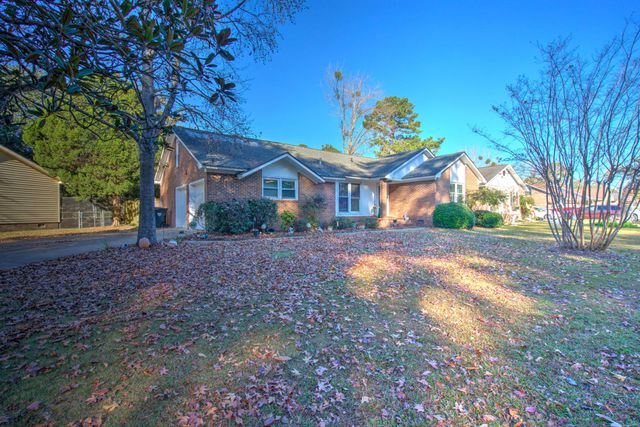 111 Sandtrap Road, Summerville, SC 29483