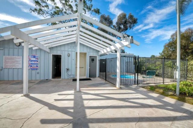 8147 Via Mallorca, La Jolla, CA 92037