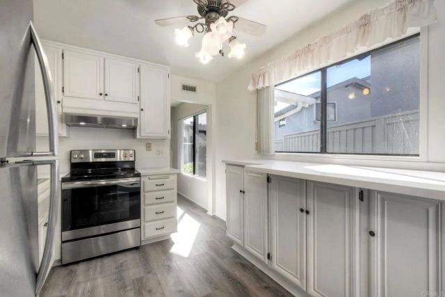 8147 Via Mallorca, La Jolla, CA 92037