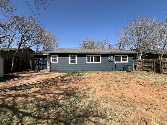 1907 45th Street, Lubbock, TX 79412