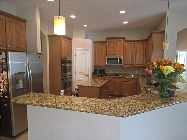 944 CLASSIC VIEW DRIVE, Auburndale, FL 33823