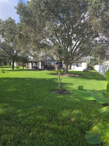 944 CLASSIC VIEW DRIVE, Auburndale, FL 33823