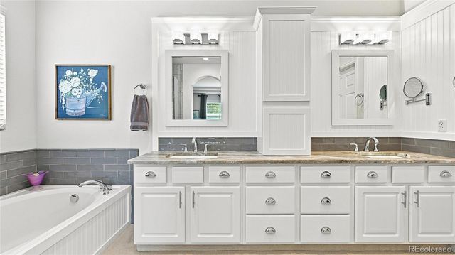 8223 S Quemoy Circle, Aurora, CO 80016