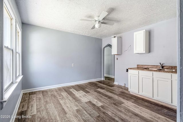 3443 Algonquin Pkwy, Louisville, KY 40211