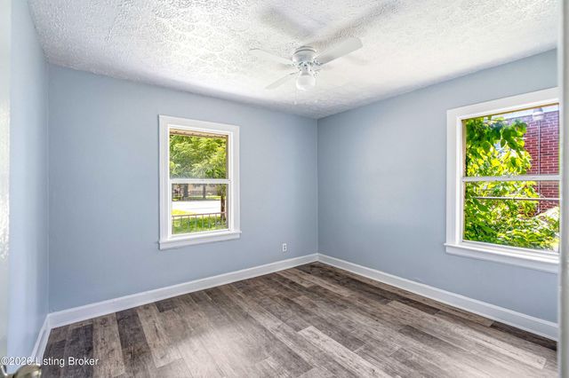 3443 Algonquin Pkwy, Louisville, KY 40211