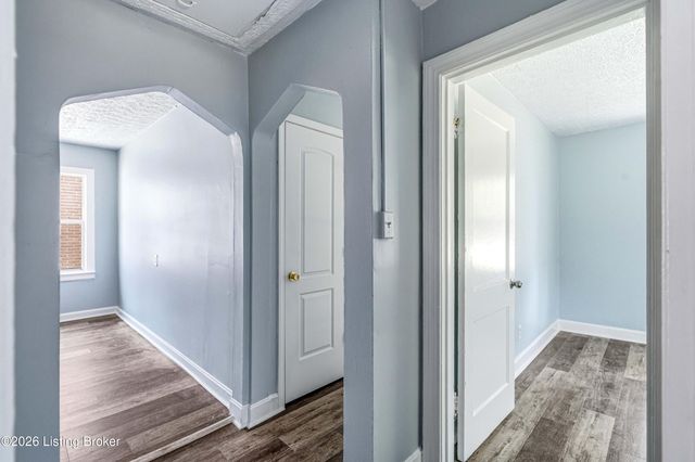 3443 Algonquin Pkwy, Louisville, KY 40211