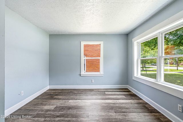 3443 Algonquin Pkwy, Louisville, KY 40211