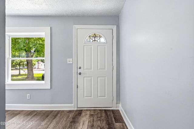 3443 Algonquin Pkwy, Louisville, KY 40211