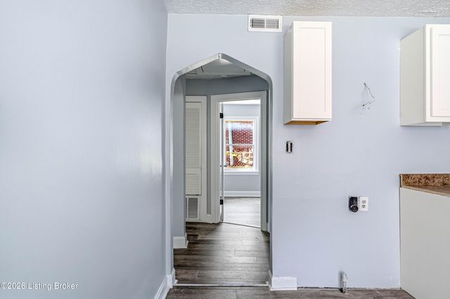 3443 Algonquin Pkwy, Louisville, KY 40211