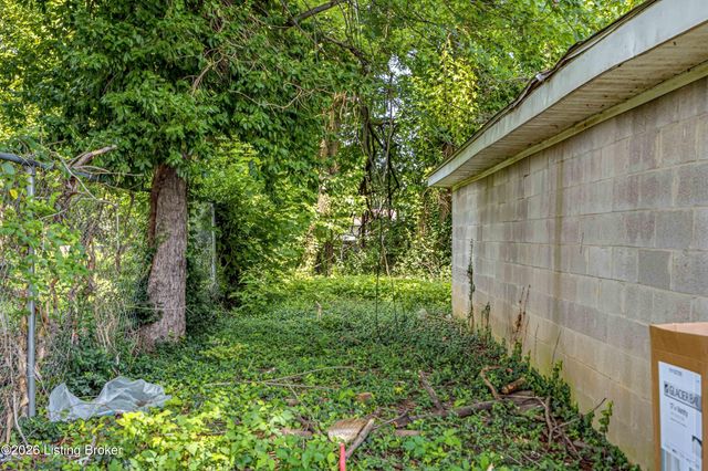 3443 Algonquin Pkwy, Louisville, KY 40211