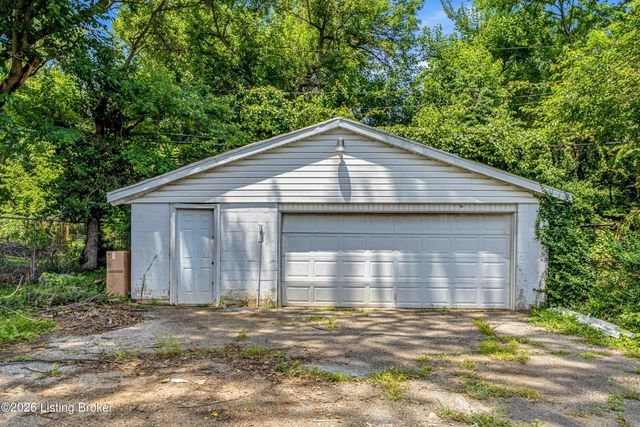 3443 Algonquin Pkwy, Louisville, KY 40211