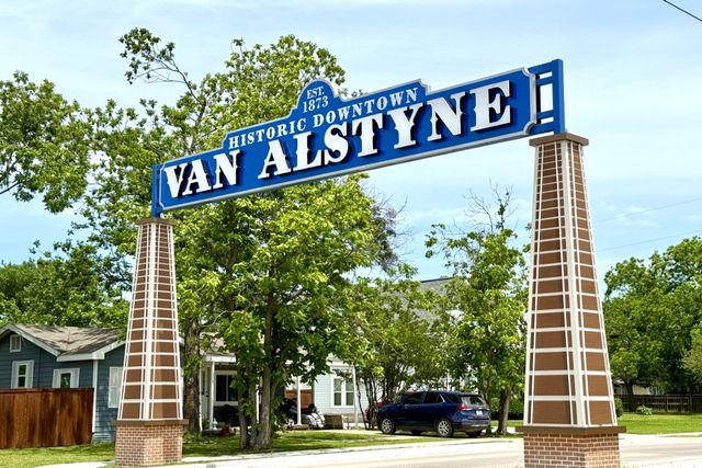 1295 Wild Cherry Way, Van Alstyne, TX 75495