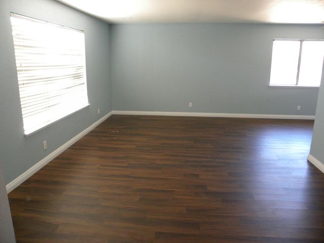 8709 Los Encantos Cir, Elk Grove, CA 95624