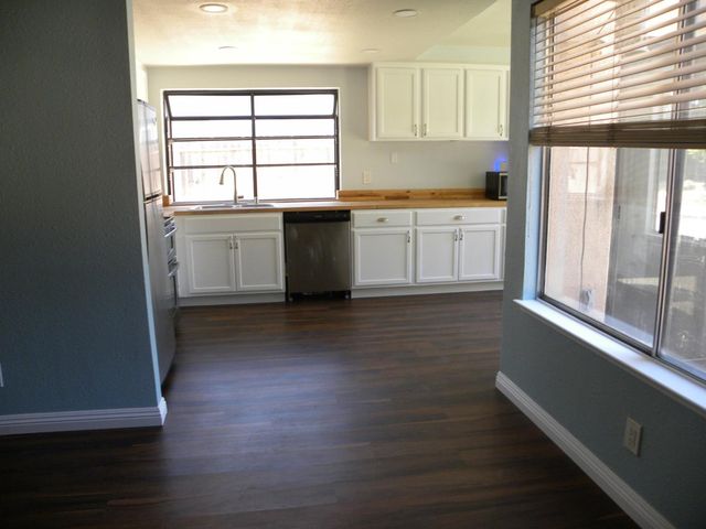 8709 Los Encantos Cir, Elk Grove, CA 95624