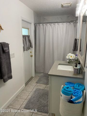 781 Sunset Lakes Drive, Merritt Island, FL 32953