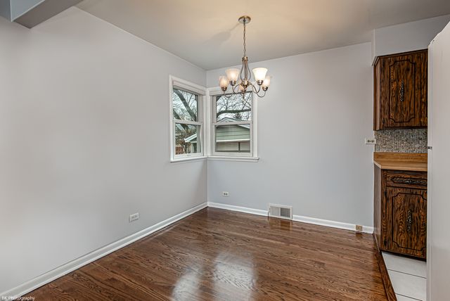 6645 Riverside Drive, Tinley Park, IL 60477