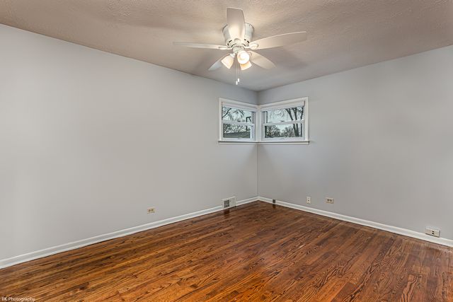 6645 Riverside Drive, Tinley Park, IL 60477