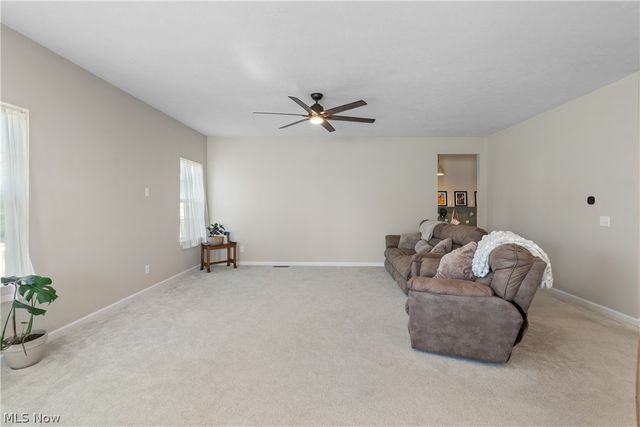 2262 Monaco Street NW, Uniontown, OH 44685