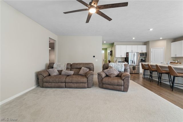 2262 Monaco Street NW, Uniontown, OH 44685
