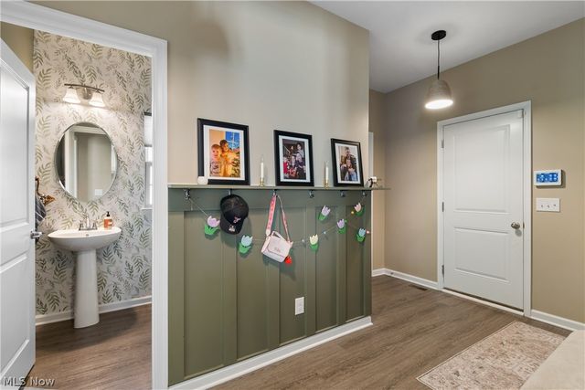 2262 Monaco Street NW, Uniontown, OH 44685