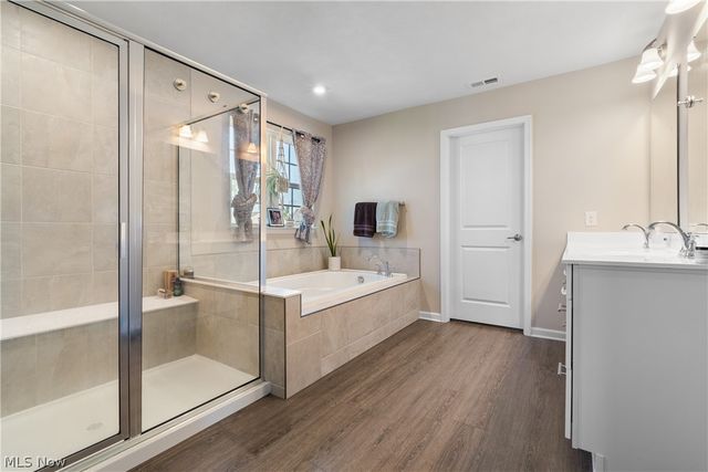 2262 Monaco Street NW, Uniontown, OH 44685