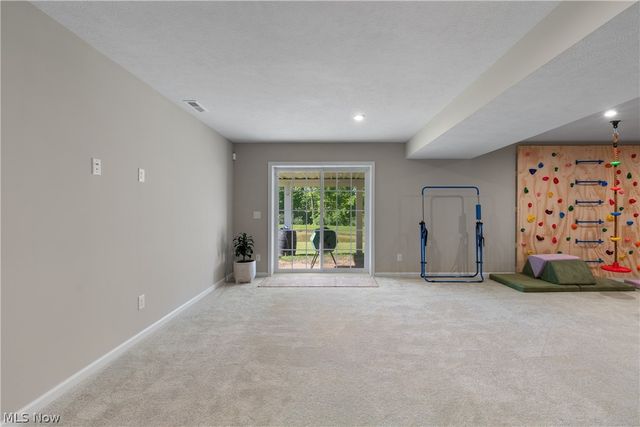 2262 Monaco Street NW, Uniontown, OH 44685