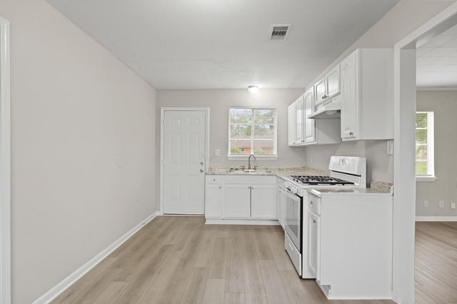 9133 Woodlyn Road, Houston, TX 77078