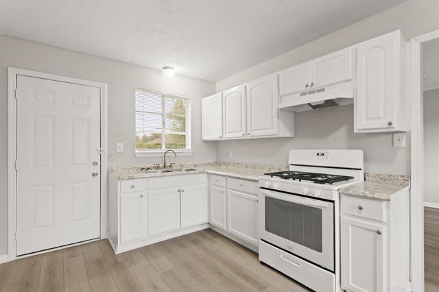 9133 Woodlyn Road, Houston, TX 77078