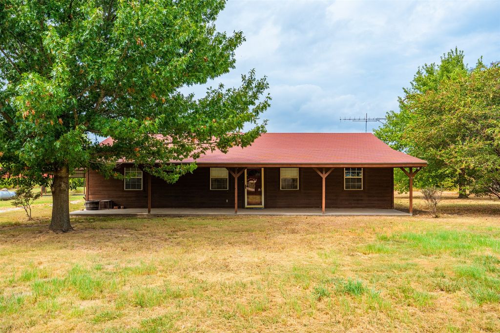 545 County Road 1110a, Cleburne, TX 76031 — exterior
