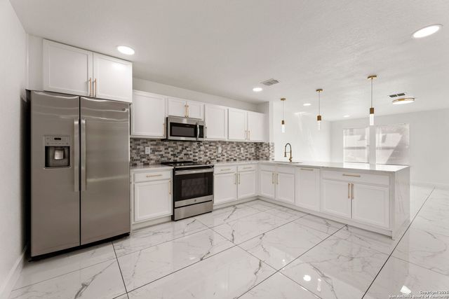 5407 Moreville Farm, San Antonio, TX 78228