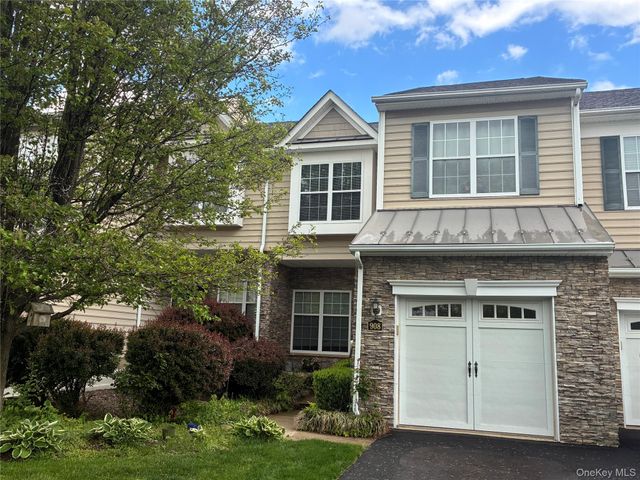 908 Huntington Drive, Fishkill, NY 12524