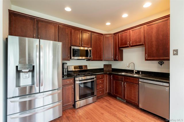 908 Huntington Drive, Fishkill, NY 12524
