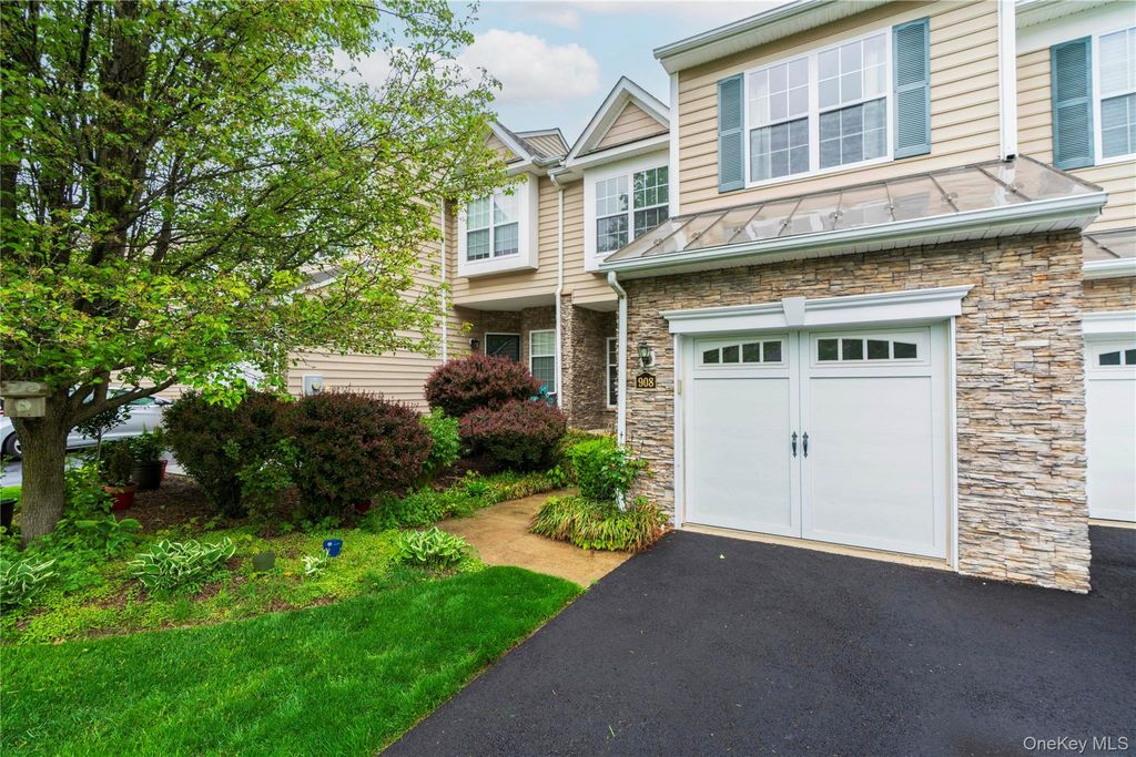 908 Huntington Drive, Fishkill, NY 12524