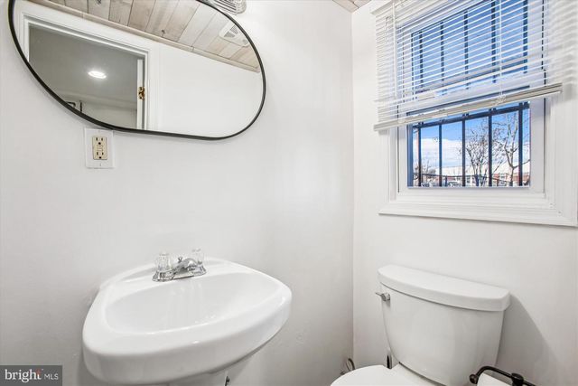 1760 E ST NE, Washington, DC 20002