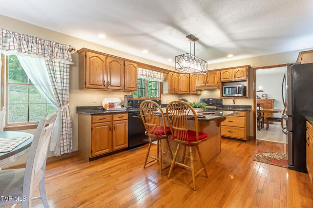 455 Cox Hollow Road, Kingsport, TN 37664