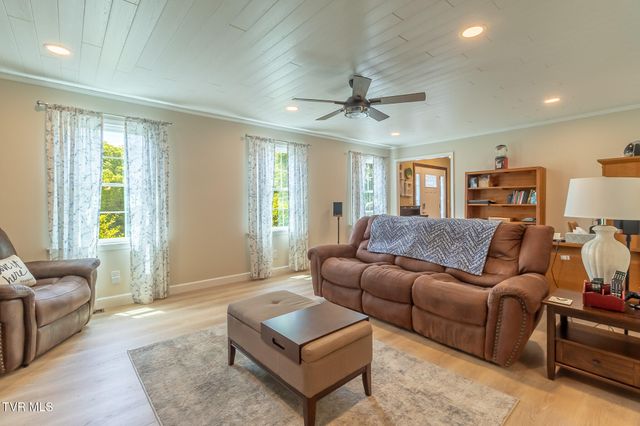 455 Cox Hollow Road, Kingsport, TN 37664