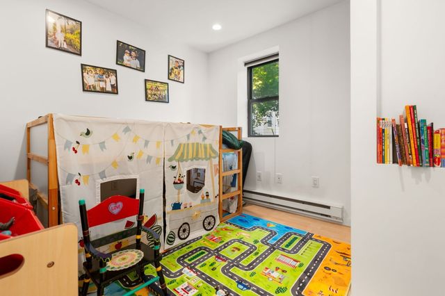 7 Cypress Rd 702, Boston, MA 02135