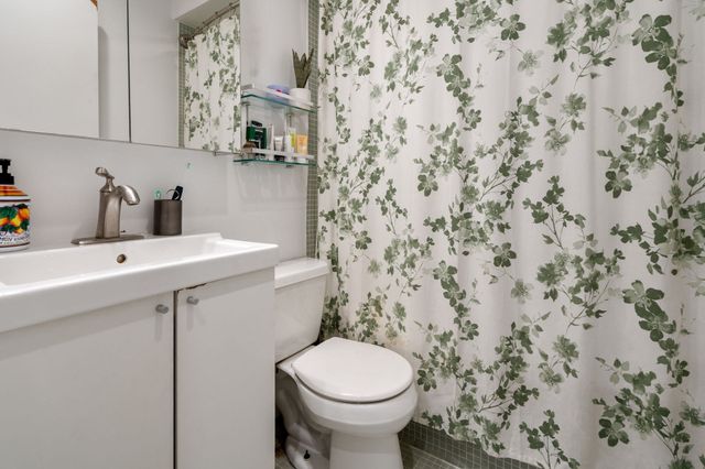 7 Cypress Rd 702, Boston, MA 02135
