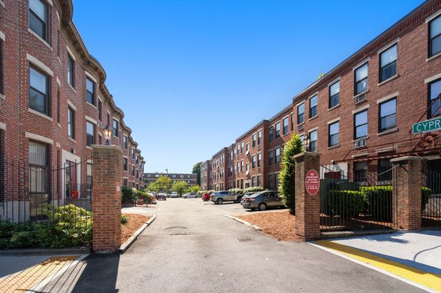 7 Cypress Rd 702, Boston, MA 02135